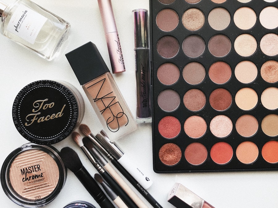 Eye Makeup Basics: The Three-Shade Structure and Blend Boundaries